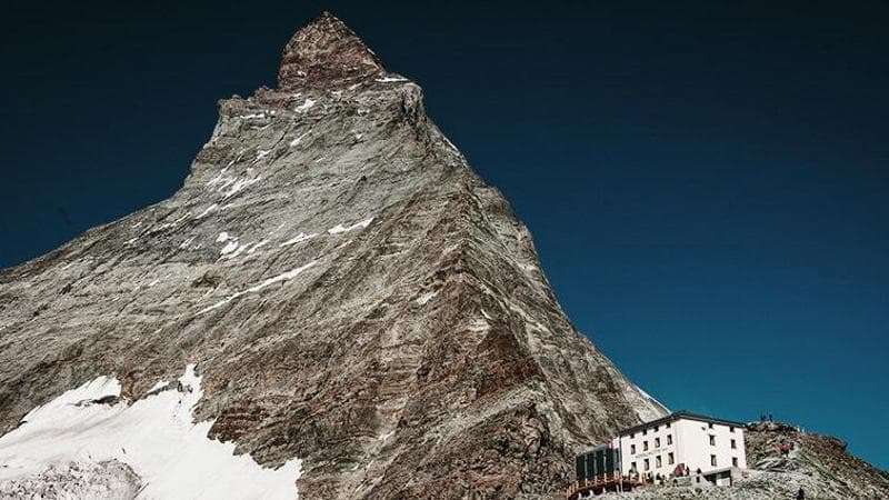 Cervino, precipitano per oltre mille metri. Morti due alpinisti