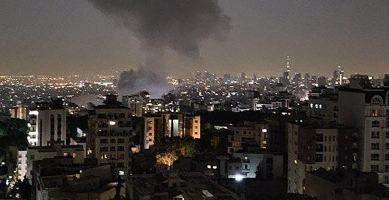 Iran, nuova proposta per fermare la guerra: un mese di negoziati su Hormuz, blocco Usa e Libano
