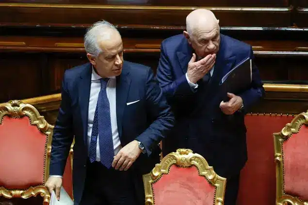Caso Almasri, la Camera discute sull’autorizzazione a procedere contro Nordio, Piantedosi e Mantovano