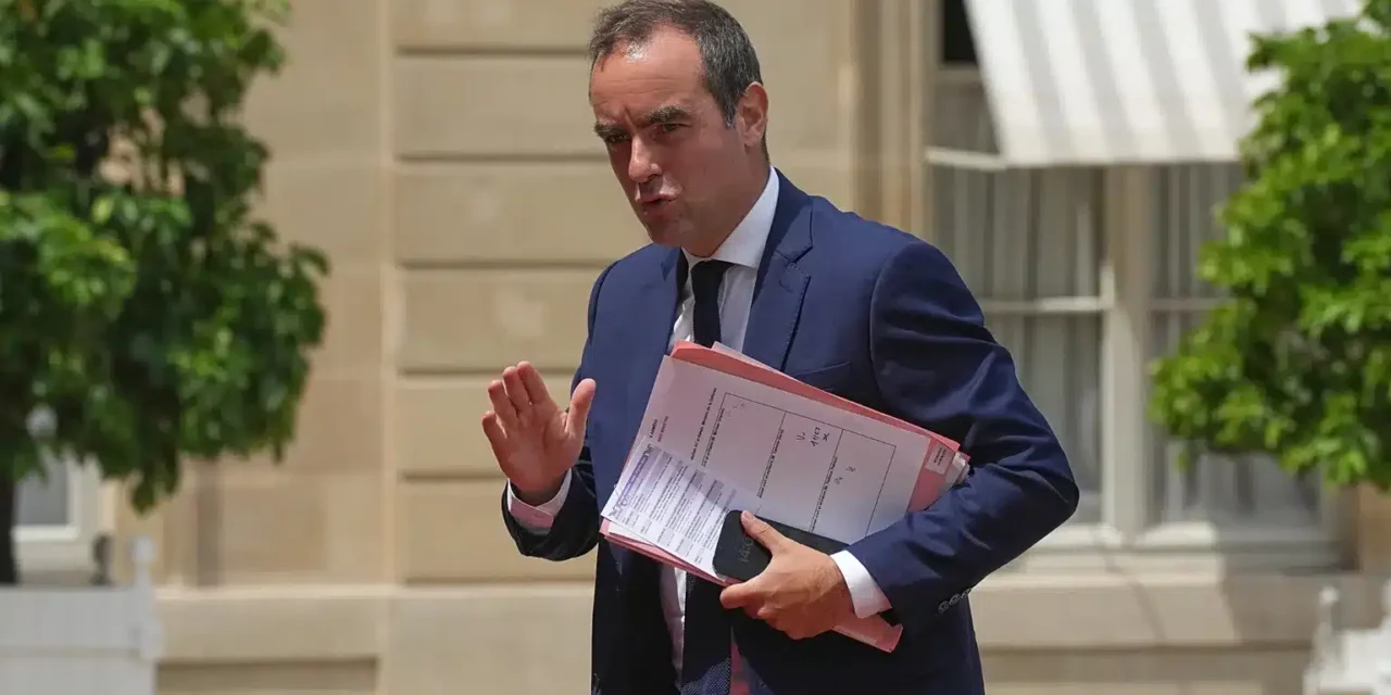 Francia nel caos. Lecornu getta la spugna e lascia la palla a Macron
