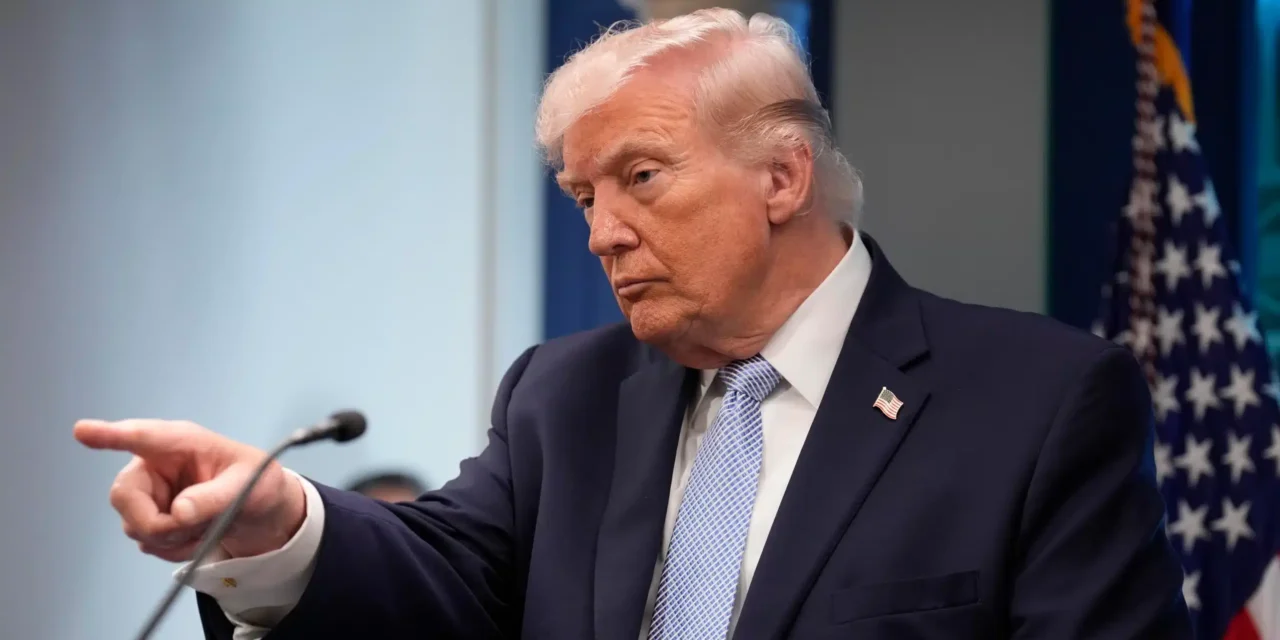Iran, Trump: “Se non firmano un accordo colpiremo più duramente”
